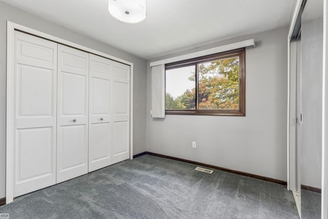 11715 Raintree Ct Court, Shelby Twp, MI 48315