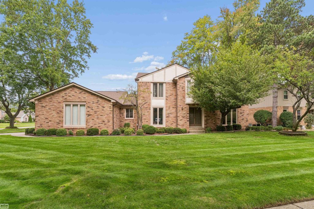 11715 Raintree Ct Court, Shelby Twp, MI 48315