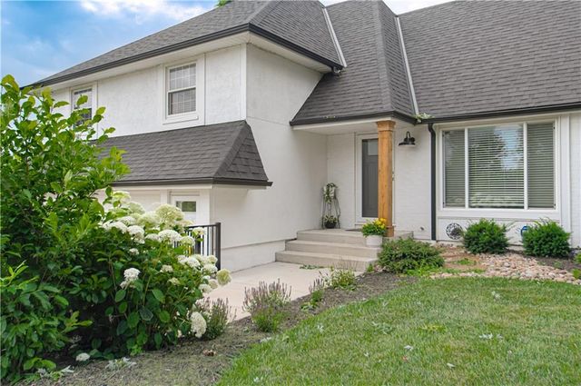 3705 W 213th Terrace, Bucyrus, KS 66013