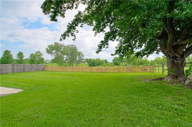 3705 W 213th Terrace, Bucyrus, KS 66013
