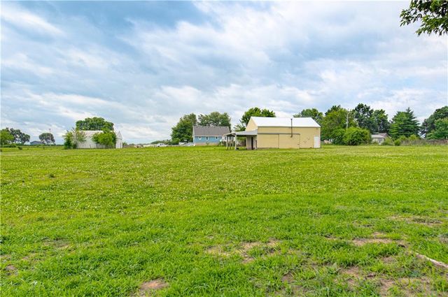3705 W 213th Terrace, Bucyrus, KS 66013
