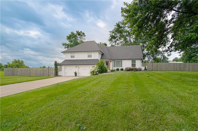 3705 W 213th Terrace, Bucyrus, KS 66013