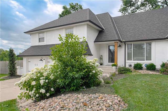 3705 W 213th Terrace, Bucyrus, KS 66013