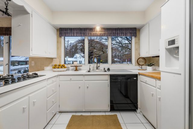 1907 Chevy Chase Boulevard, Kalamazoo, MI 49008