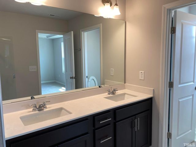 2022 Strickland Oak Way, Durham, NC 27703