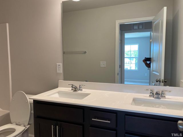 2022 Strickland Oak Way, Durham, NC 27703