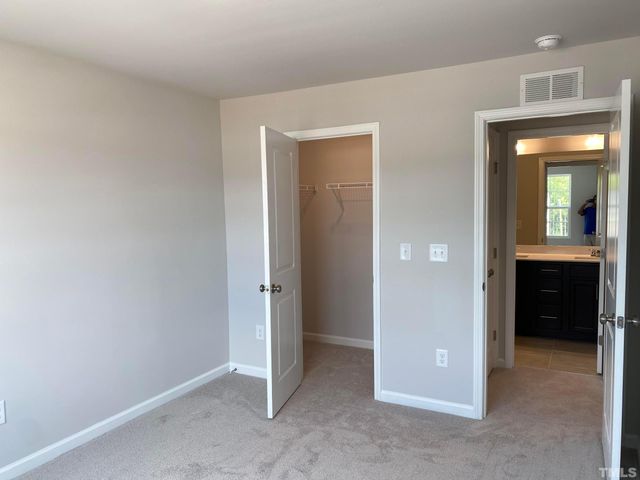 2022 Strickland Oak Way, Durham, NC 27703