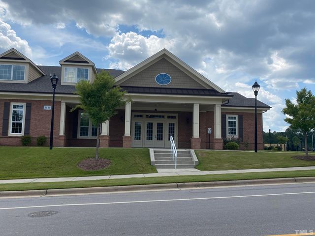 2022 Strickland Oak Way, Durham, NC 27703