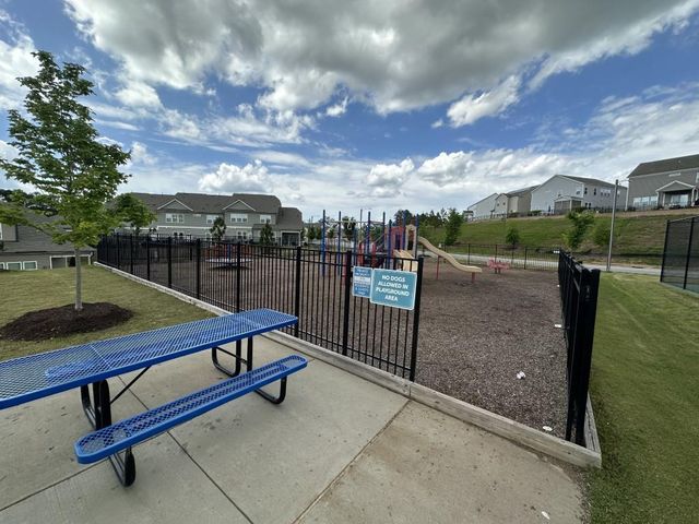 2022 Strickland Oak Way, Durham, NC 27703