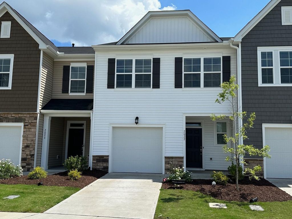 2022 Strickland Oak Way, Durham, NC 27703