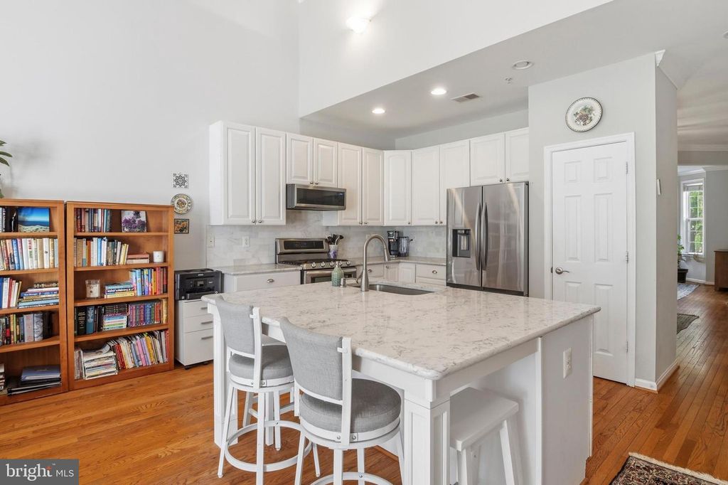Image 13 of property listing at 8804 JOSHUA CT #8804, Pikesville, MD 21208