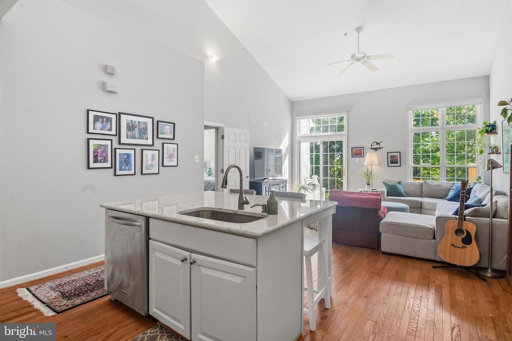 Image 14 of property listing at 8804 JOSHUA CT #8804, Pikesville, MD 21208
