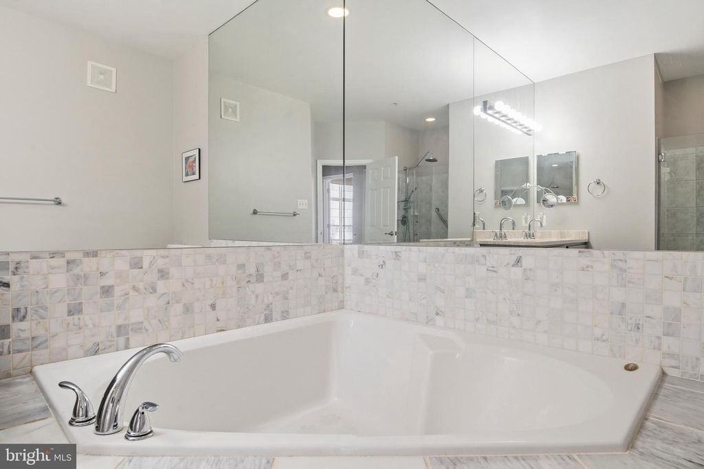 Image 20 of property listing at 8804 JOSHUA CT #8804, Pikesville, MD 21208
