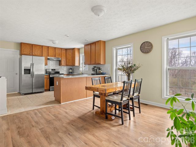 83 Church Street, Weaverville, NC 28787