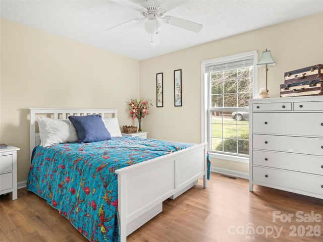 83 Church Street, Weaverville, NC 28787