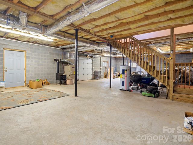 83 Church Street, Weaverville, NC 28787