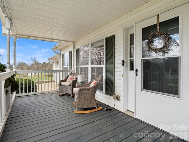 83 Church Street, Weaverville, NC 28787