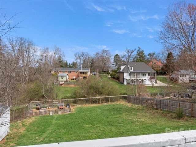 83 Church Street, Weaverville, NC 28787