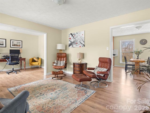 83 Church Street, Weaverville, NC 28787