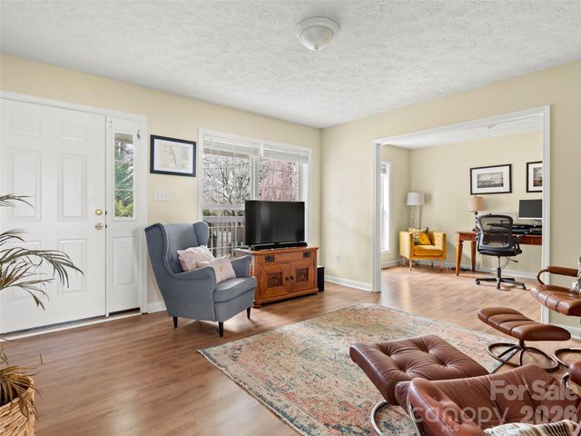 83 Church Street, Weaverville, NC 28787