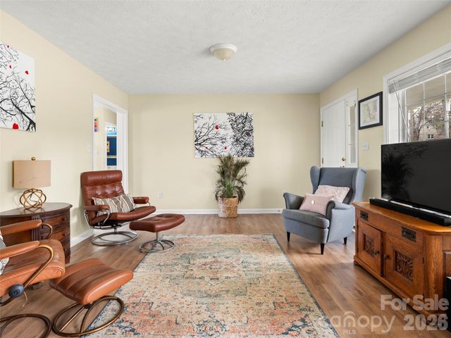 83 Church Street, Weaverville, NC 28787