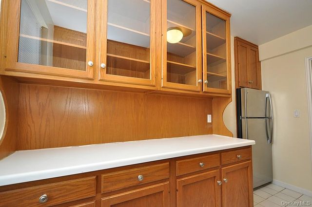 142 Garth Road 5S, Scarsdale, NY 10583