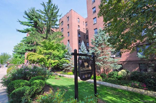 142 Garth Road 5S, Scarsdale, NY 10583