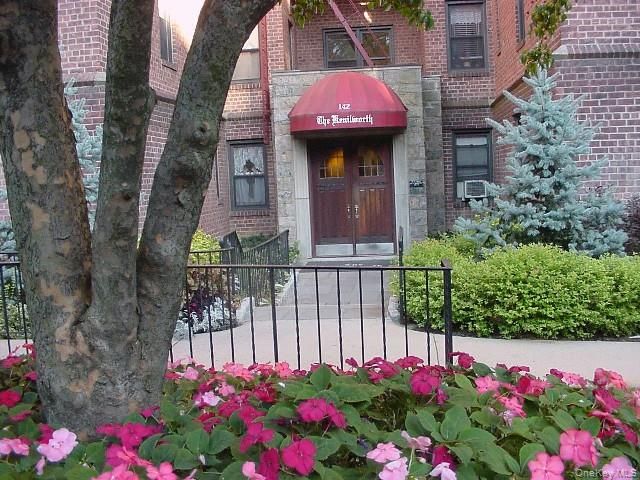 142 Garth Road 5S, Scarsdale, NY 10583