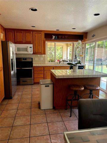 2100 Shady Brook dr, Thousand Oaks, CA 91362