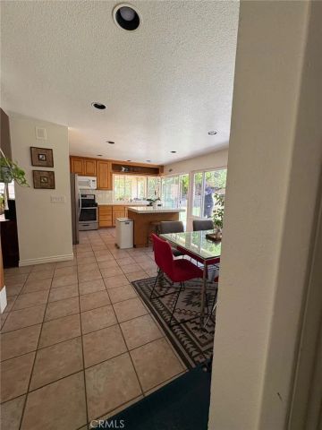 2100 Shady Brook dr, Thousand Oaks, CA 91362