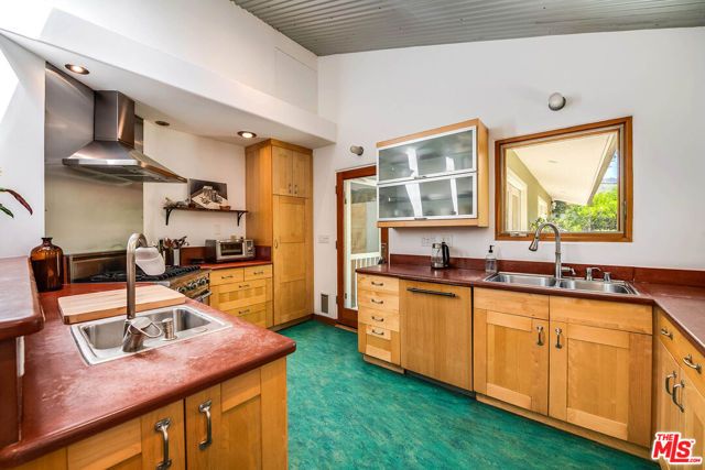 1446 Bonnell Drive, Topanga (los Angeles), CA 90290