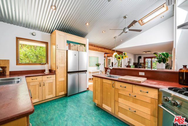 1446 Bonnell Drive, Topanga (los Angeles), CA 90290