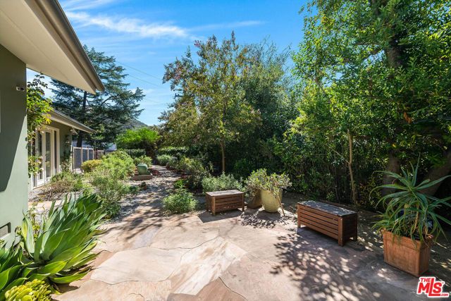 1446 Bonnell Drive, Topanga (los Angeles), CA 90290