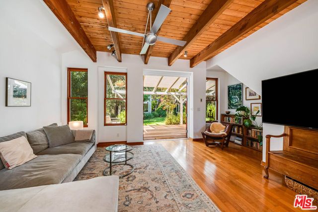 1446 Bonnell Drive, Topanga (los Angeles), CA 90290