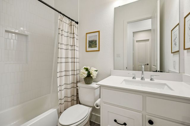 2100 Pleasant Run Lane, Fort Worth, TX 76008