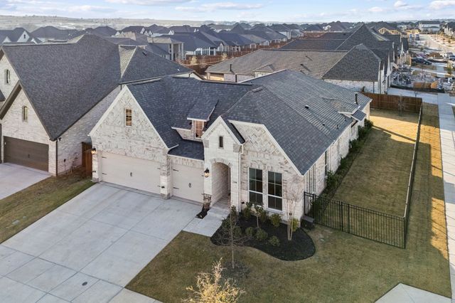 2100 Pleasant Run Lane, Fort Worth, TX 76008