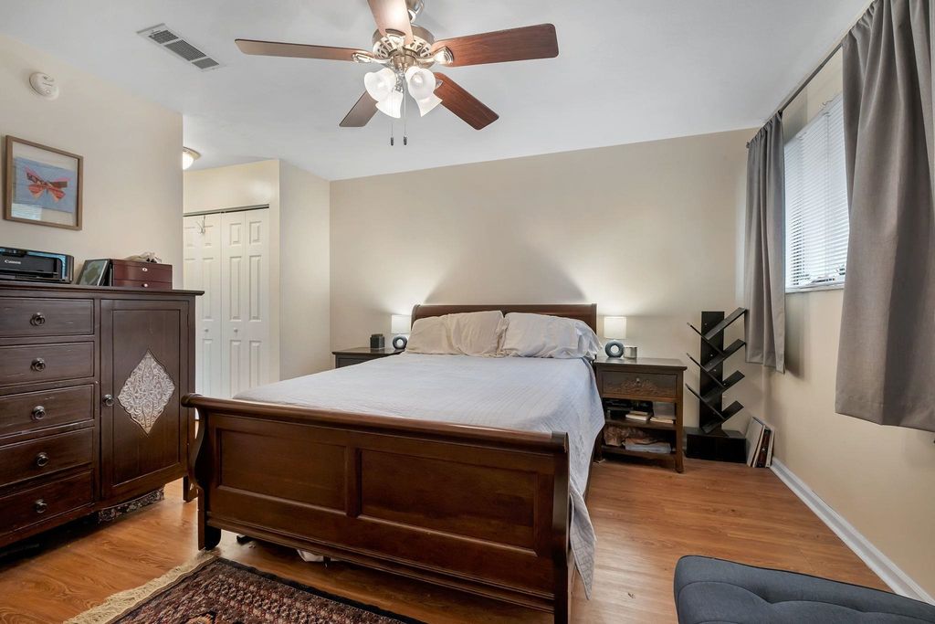 Image 12 of property listing at 1571 Stone Rd Apt 1D, Tallahassee, FL 32303