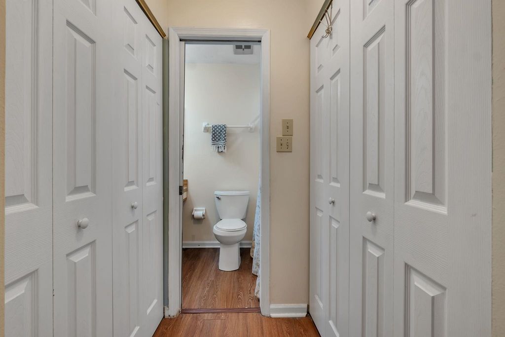 Image 13 of property listing at 1571 Stone Rd Apt 1D, Tallahassee, FL 32303