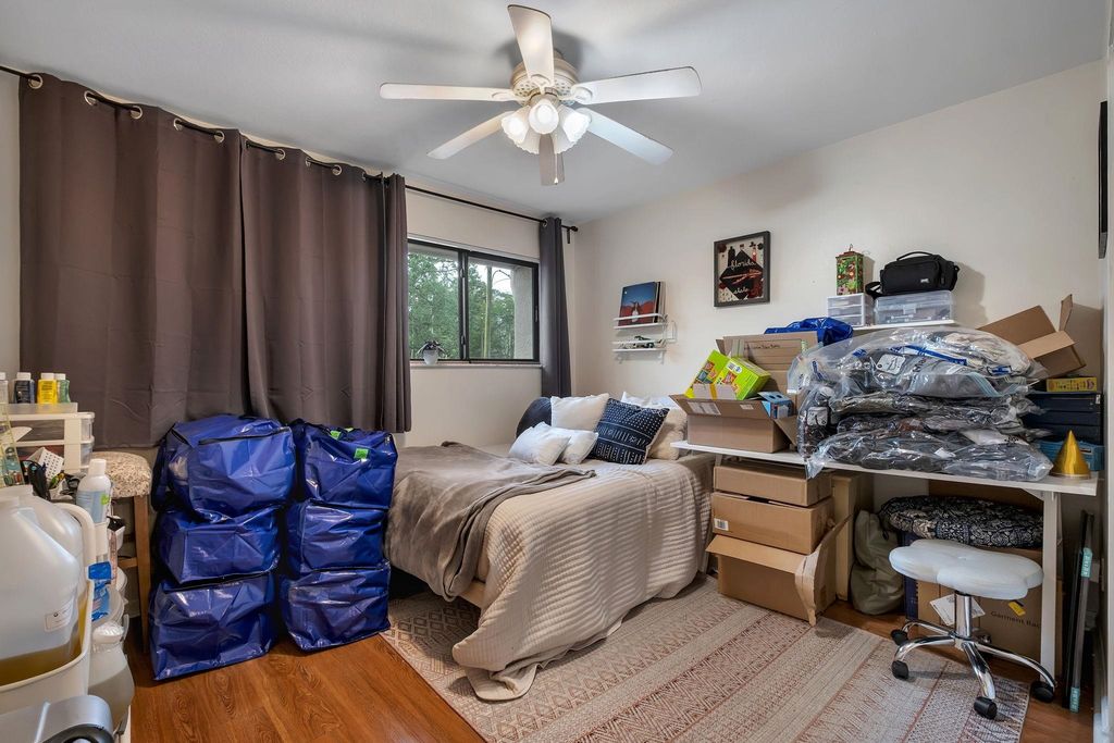 Image 16 of property listing at 1571 Stone Rd Apt 1D, Tallahassee, FL 32303