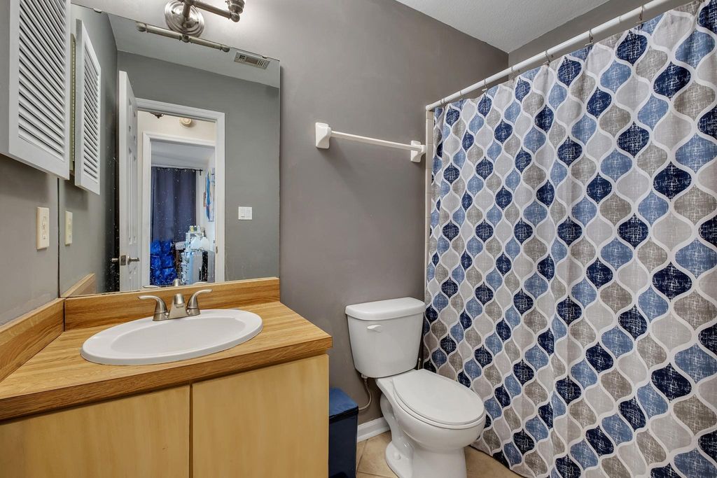 Image 17 of property listing at 1571 Stone Rd Apt 1D, Tallahassee, FL 32303