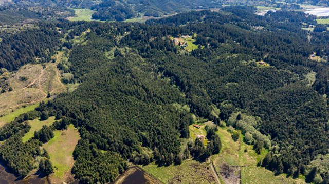 94010 N Way Lane, North Bend, OR 97459