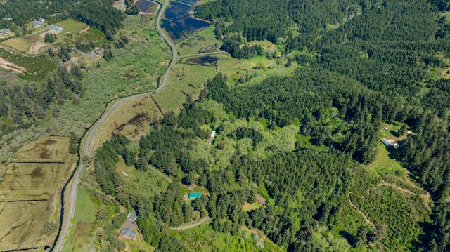 94010 N Way Lane, North Bend, OR 97459