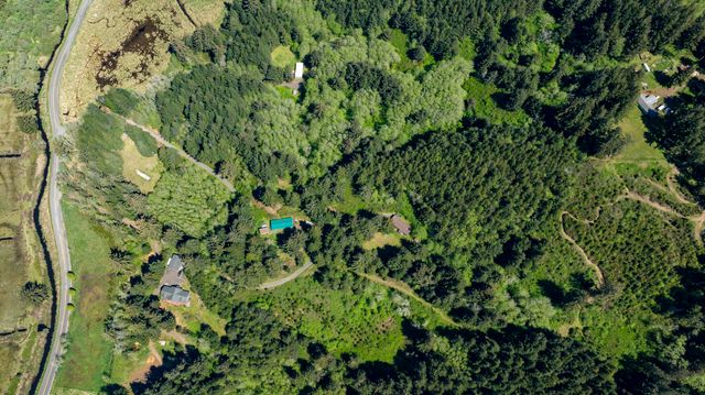 94010 N Way Lane, North Bend, OR 97459