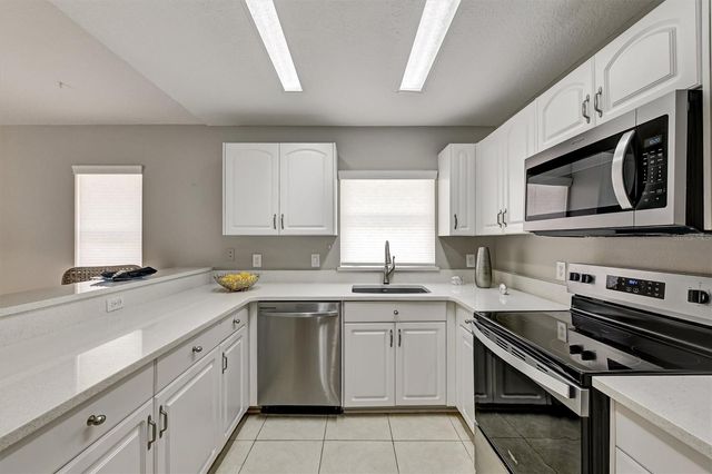 1272 JASMINE LAKE DRIVE, Tarpon Springs, FL 34689