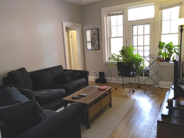 25 Mount Hood 12, Boston, MA 02135