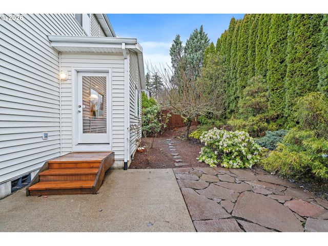 15460 Sw 145TH Ter, Portland, OR 97224
