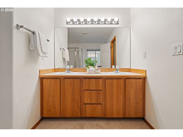 15460 Sw 145TH Ter, Portland, OR 97224