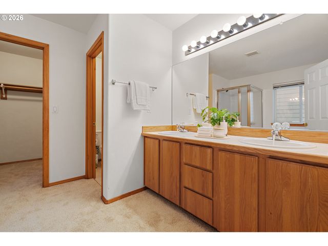 15460 Sw 145TH Ter, Portland, OR 97224