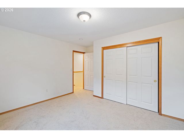 15460 Sw 145TH Ter, Portland, OR 97224