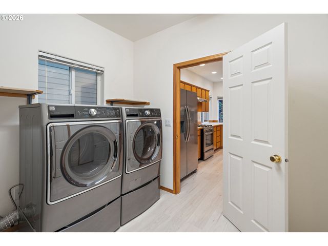 15460 Sw 145TH Ter, Portland, OR 97224